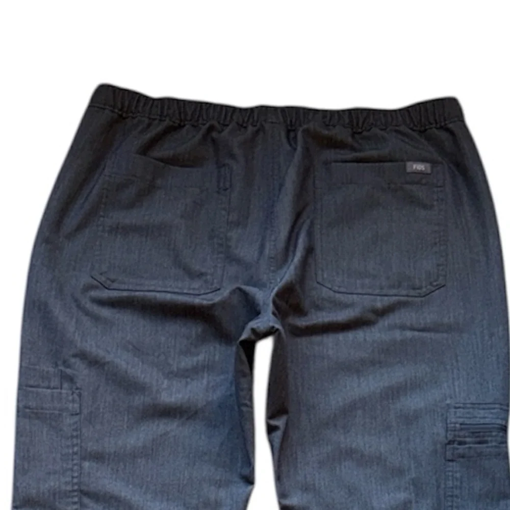 Figs Cairo Cargo Scrub Pants in Graphite, Size Large
